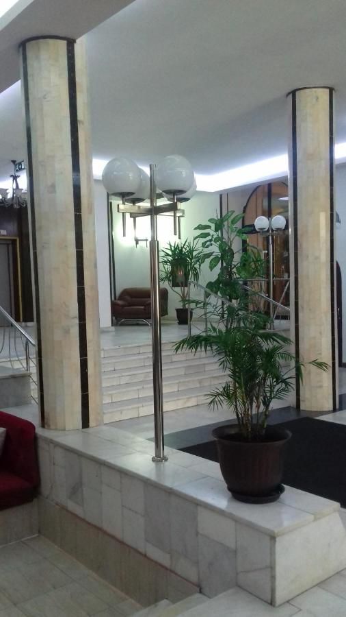 Отель Hotel Valahia Тырговиште